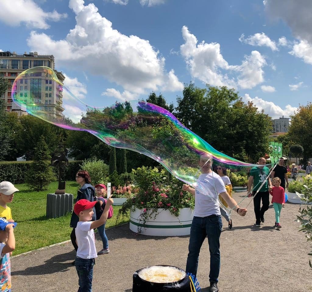 Мыльные пузыри на празднике