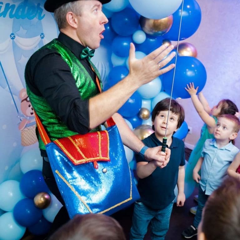 Цирковая арена в миниатюре на детском мероприятии